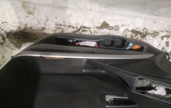 Toyota Corolla Verso AR10 Front door card panel trim 