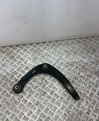 Citroen DS4 Front control arm 833547