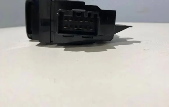 Volvo V70 Electric window control switch 30658147 02W47E