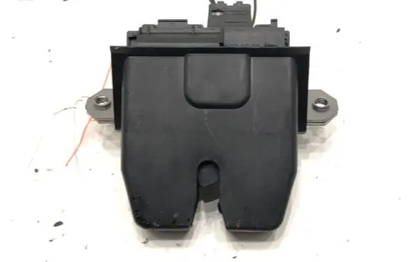 Land Rover Freelander 2 - LR2 Tailgate exterior lock 