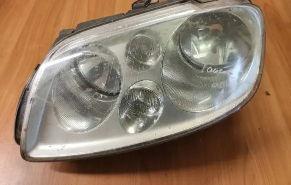Volkswagen Touran I Headlight/headlamp 1T0941005D 0301205201