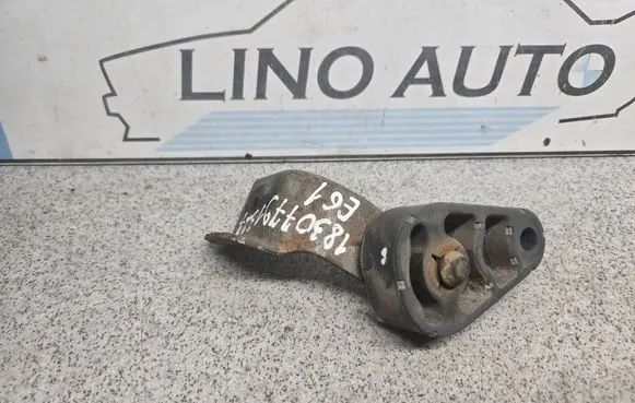 BMW 5 E60 E61 Muffler mount bracket/holder 18307791327