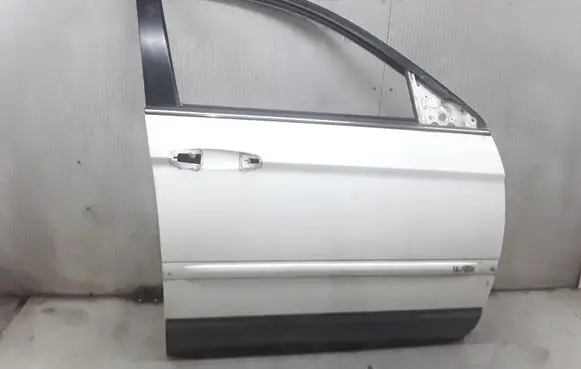 Chrysler Pacifica Front door