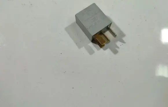 Toyota Avensis T250 Other relay 0332011001