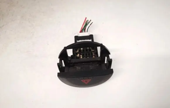 Nissan X-Trail T30 Hazard light switch niles06016