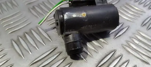 Peugeot 405 Windscreen/windshield washer pump