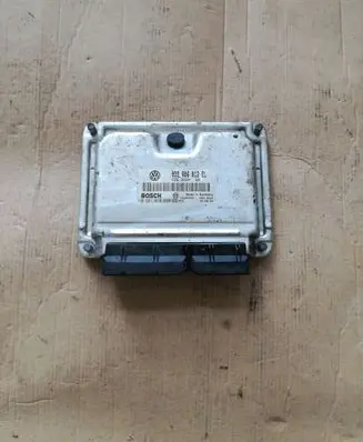 Volkswagen Polo Engine control unit/module 038906012EL 0281010660