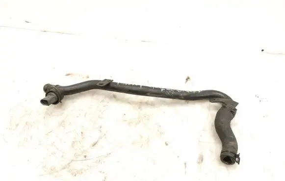 Volkswagen PASSAT B7 Engine coolant pipe/hose