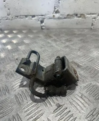 Seat Altea Front door lower hinge 6q0831411