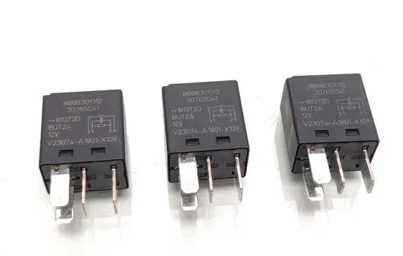 Volvo V40 Other relay 30765041 1813720 181372D