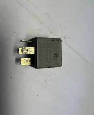 Audi A4 S4 B5 8D Other relay 8D0951253A