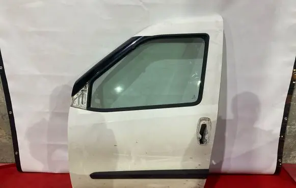Opel Combo D Front door 95509348
