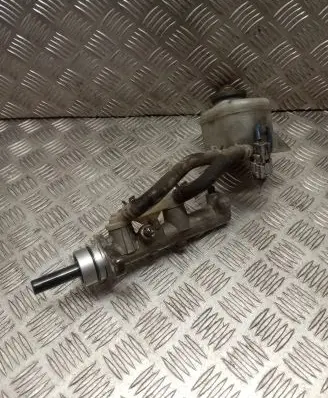 Toyota Avensis Verso Master brake cylinder