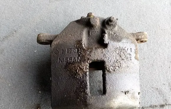 Nissan Primera Front brake caliper