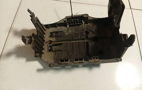 Peugeot 508 Battery box tray 9686469580