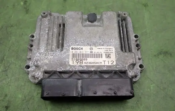 Fiat Bravo Engine control unit/module ECU 0281013577