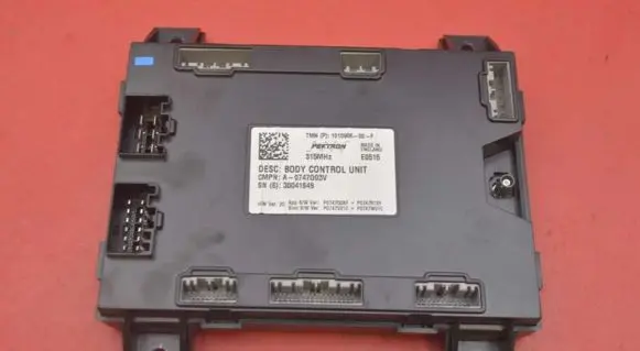 Tesla Model S Comfort/convenience module 1010906-00-F