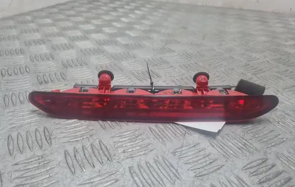 KIA Picanto Third/center stoplight 