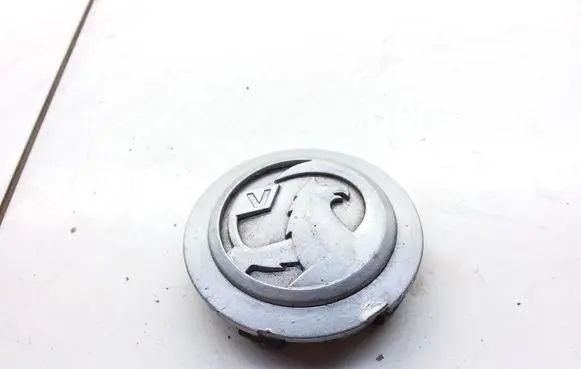 Opel Corsa D R12 wheel hub/cap/trim 13347293