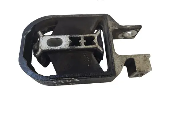 Volvo V40 Engine mount bracket 31359652