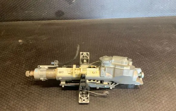 Mercedes-Benz E W211 Steering wheel axle A2034621130