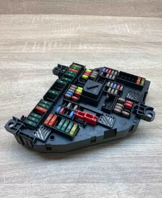BMW 7 F01 F02 F03 F04 Fuse module 9252812 925281201 Used