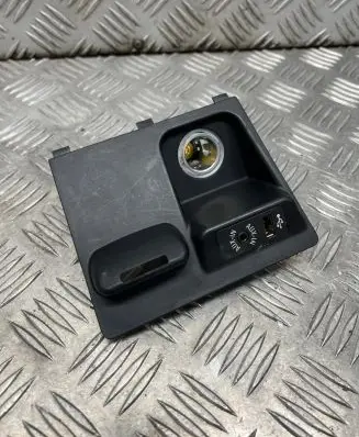 BMW X5 F15 USB socket connector 9252108 10055913