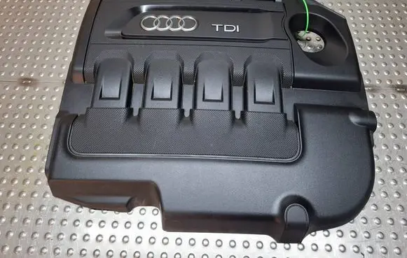 Audi A3 S3 8V Engine cover (trim) S27705857 04L103925A