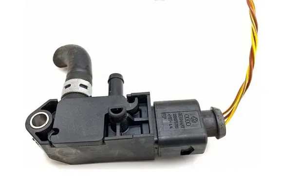 Volkswagen Golf VII Exhaust gas pressure sensor 03L906051B