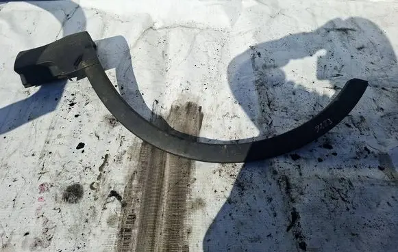 Ford Kuga I Front arch trim 8V41S16D239A