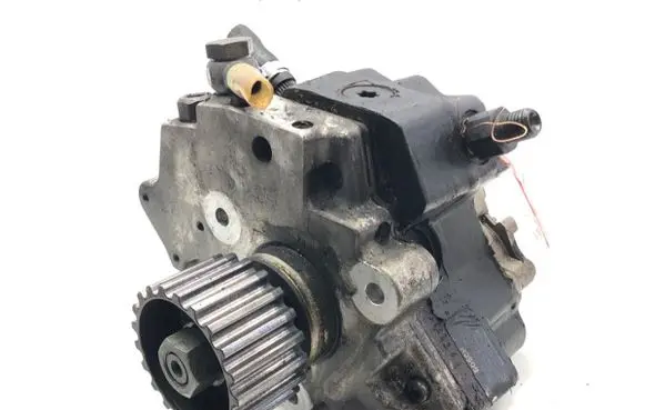 Audi A8 S8 D3 4E Fuel injection high pressure pump 057130755G
