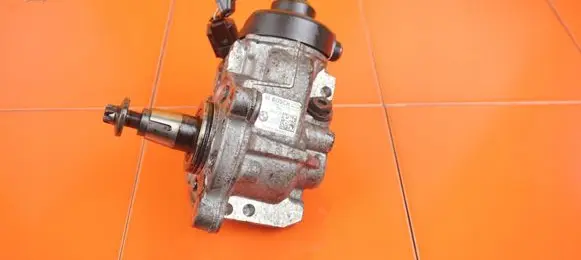 BMW 2 F45 Fuel injection high pressure pump 8514138 B47D20B