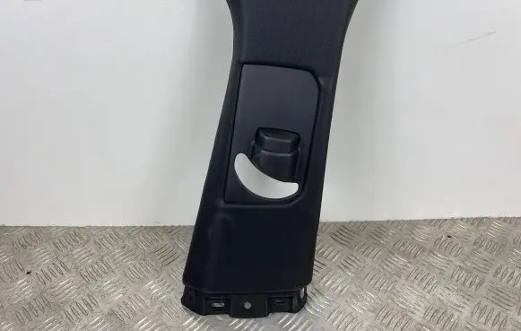 Jeep Grand Cherokee WL (B) pillar trim (top) 6LM14TRMA