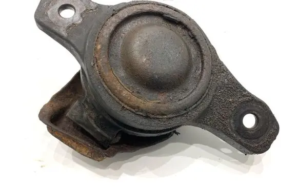 Subaru Outback Engine mount vacuum valve 