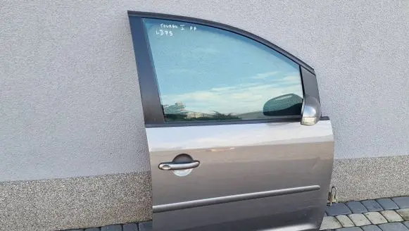 Volkswagen Touran I Front door 