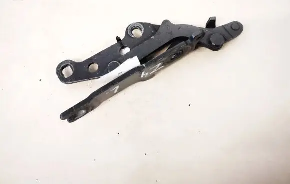 Engine bonnet/hood hinges