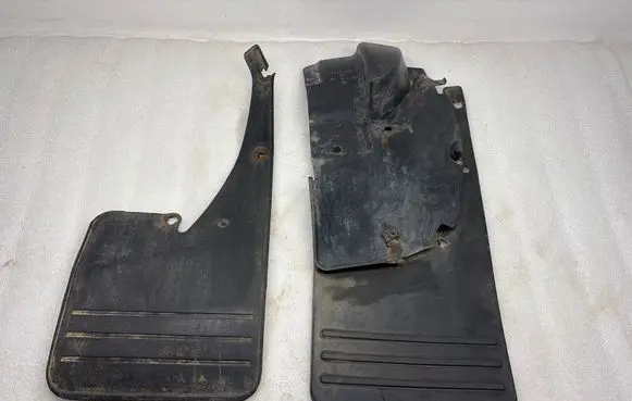 Opel Frontera B Rear mudguard 97170214