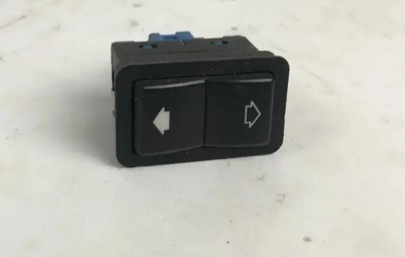 BMW 5 E39 Electric window control switch 8368932