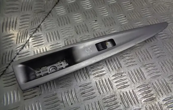 Mazda 2 Quarter vent window switch 3M71-A24184-F
