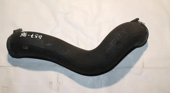 Engine coolant pipe/hose