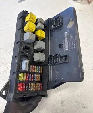 Mercedes-Benz Sprinter W906 Fuse module A9065452601 A9065450601 A9064420500