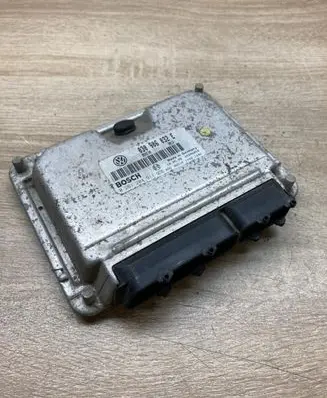 Volkswagen Lupo Engine control unit/module ECU 030906032E 0261204911