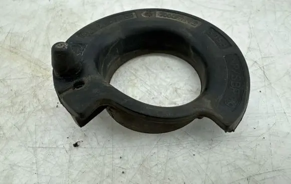 Mini One - Cooper F56 F55 Rear coil spring rubber mount 6852467