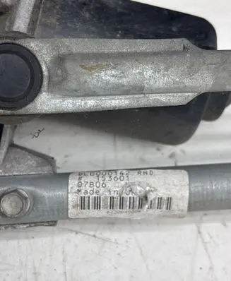 Land Rover Range Rover Sport L320 Front wiper linkage and motor DLB000142