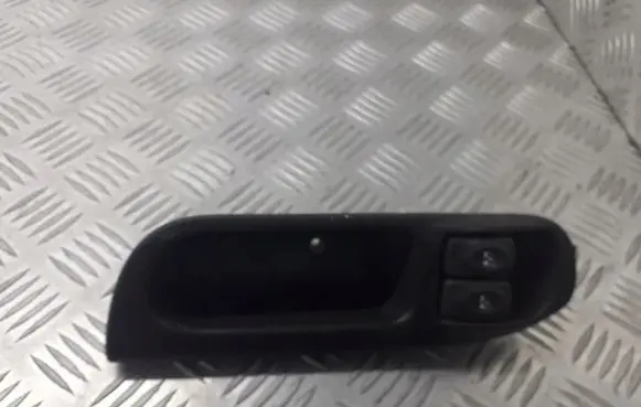 Renault Scenic I Electric window control switch 7700431172