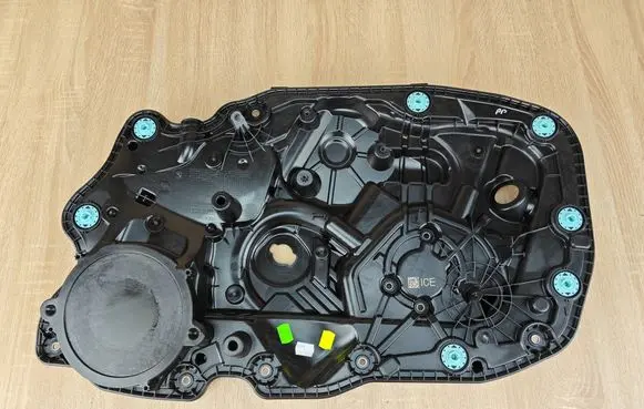 BMW 4 G22 G23 G24 G26 Rear window lifting mechanism without motor 7499196