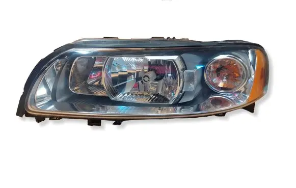 Volvo V70 Headlight/headlamp 30784248