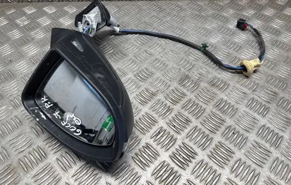 Volkswagen Golf VII Front door electric wing mirror