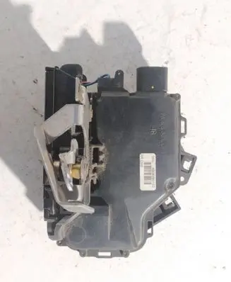 Audi A6 S6 C5 4B Rear door lock 4B0839015G