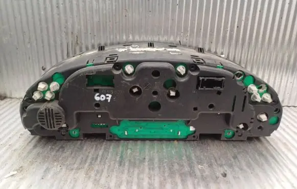 Peugeot 607 Speedometer (instrument cluster) 81115607